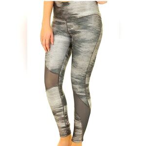 UNDER ARMOUR women’s size XS high waisted heat gear leggings